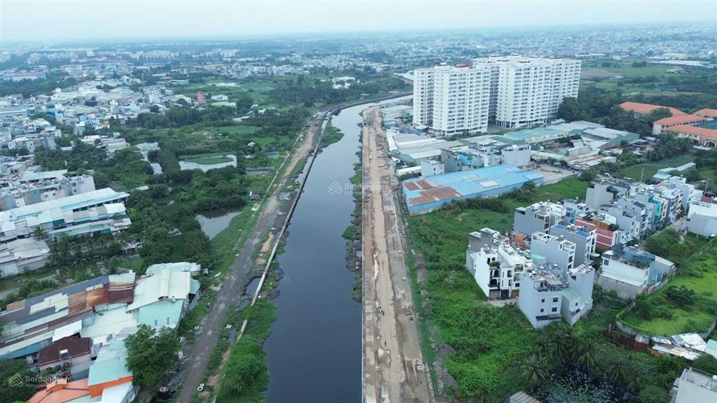 Bán đất mặt tiền đường 20m kênh tham lương đang làm ( ~ 80m2 giá 5,7 tỷ shr) phù hợp mua đầu tư
