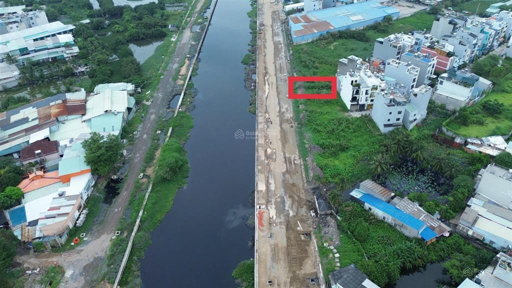 Bán đất mặt tiền đường 20m kênh tham lương đang làm ( ~ 80m2 giá 5,7 tỷ shr) phù hợp mua đầu tư