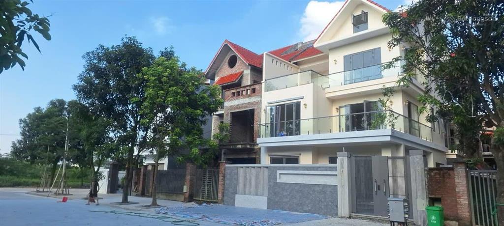 10. xtỷ /197m2 20tỷ/296m2 căn góc, măt sông 6xtr/m2 /420m2, sổ đỏ, quang minh, ml, hn
