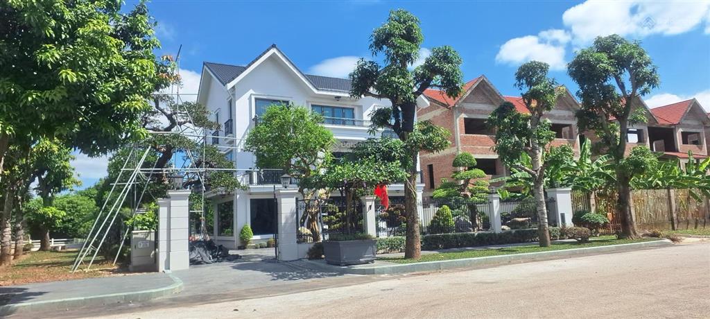 10. xtỷ /197m2 20tỷ/296m2 căn góc, măt sông 6xtr/m2 /420m2, sổ đỏ, quang minh, ml, hn
