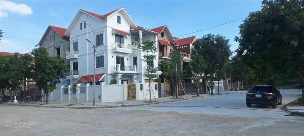 10. xtỷ /197m2 20tỷ/296m2 căn góc, măt sông 6xtr/m2 /420m2, sổ đỏ, quang minh, ml, hn