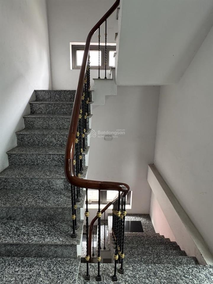 Siêu phẩm mặt phố vip cầu giấy 9 tầng nổi + 1 hầm thang máy thông sàn thiết kế hiện đại