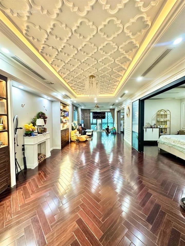 Siêu phẩm mặt phố vip cầu giấy 9 tầng nổi + 1 hầm thang máy thông sàn thiết kế hiện đại