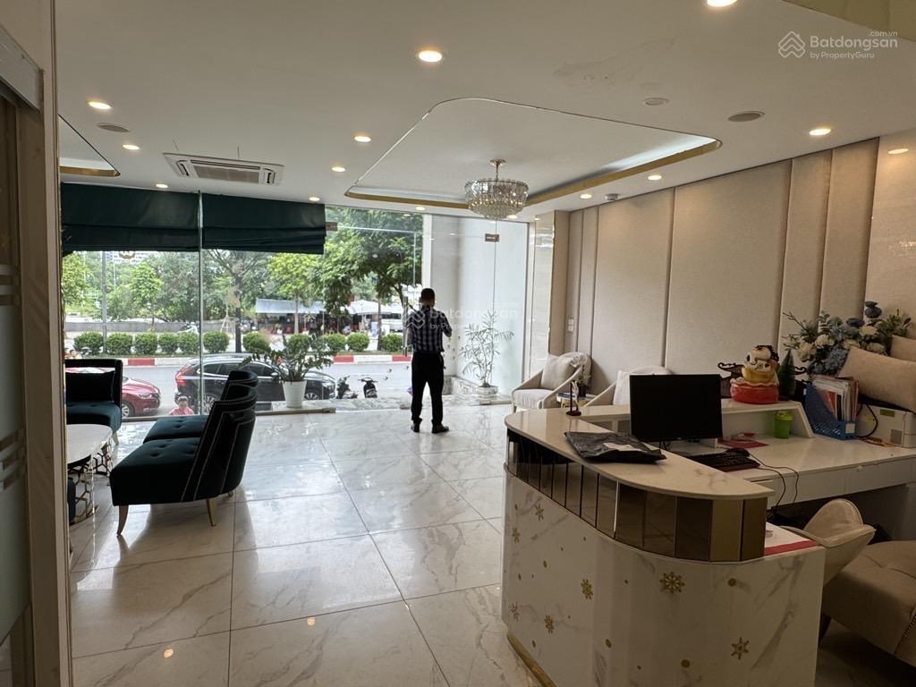 Siêu phẩm mặt phố vip cầu giấy 9 tầng nổi + 1 hầm thang máy thông sàn thiết kế hiện đại
