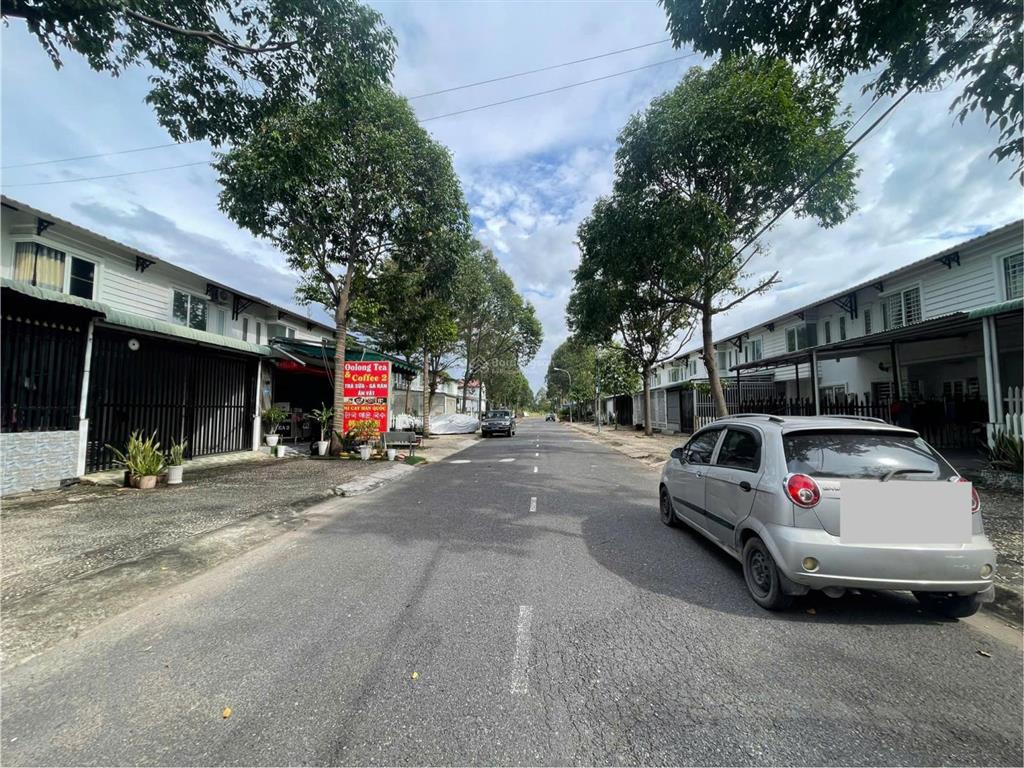 Nhà phố dự án dta, sổ hồng riêng, công chứng ngay, có sẵn hợp đồng thuê dài hạn