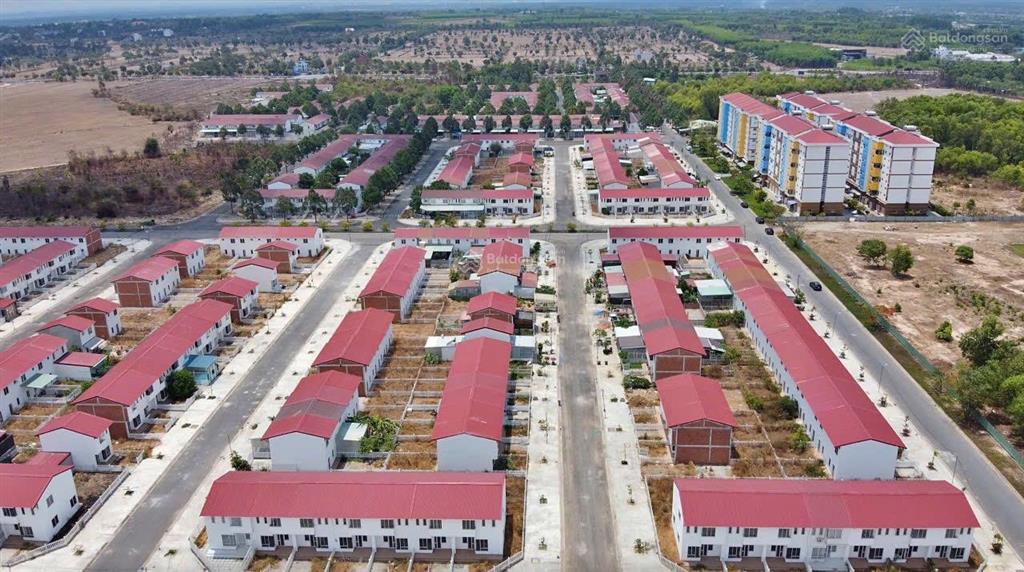 Giá tốt, cần bán căn nhà thô dta đường 30m, chuyển nhượng hd trực tiếp cdt