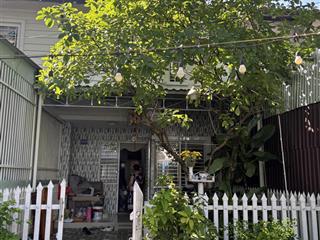 Bán nhà phố dta để lại nội thất, 3pn , cho thuê 89tr/tháng