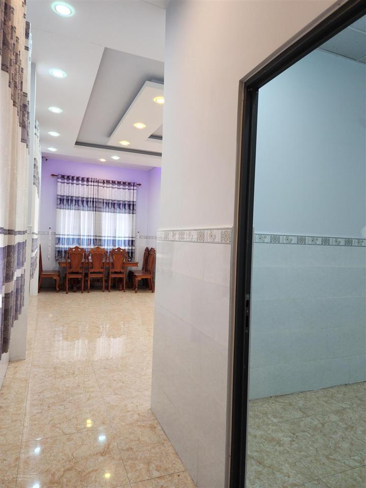 Bán biệt thự đẹp ngay lộc vừng, quốc lộ 13, 22,5 tỷ, 320m2, ngang 11m, 2 sổ