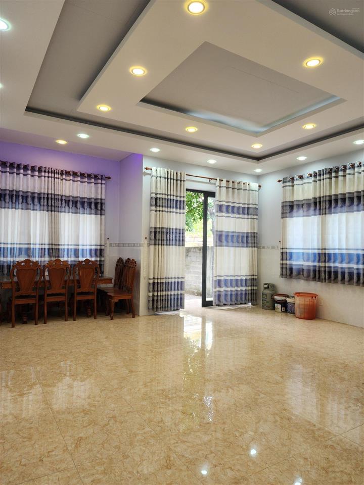 Bán biệt thự đẹp ngay lộc vừng, quốc lộ 13, 22,5 tỷ, 320m2, ngang 11m, 2 sổ