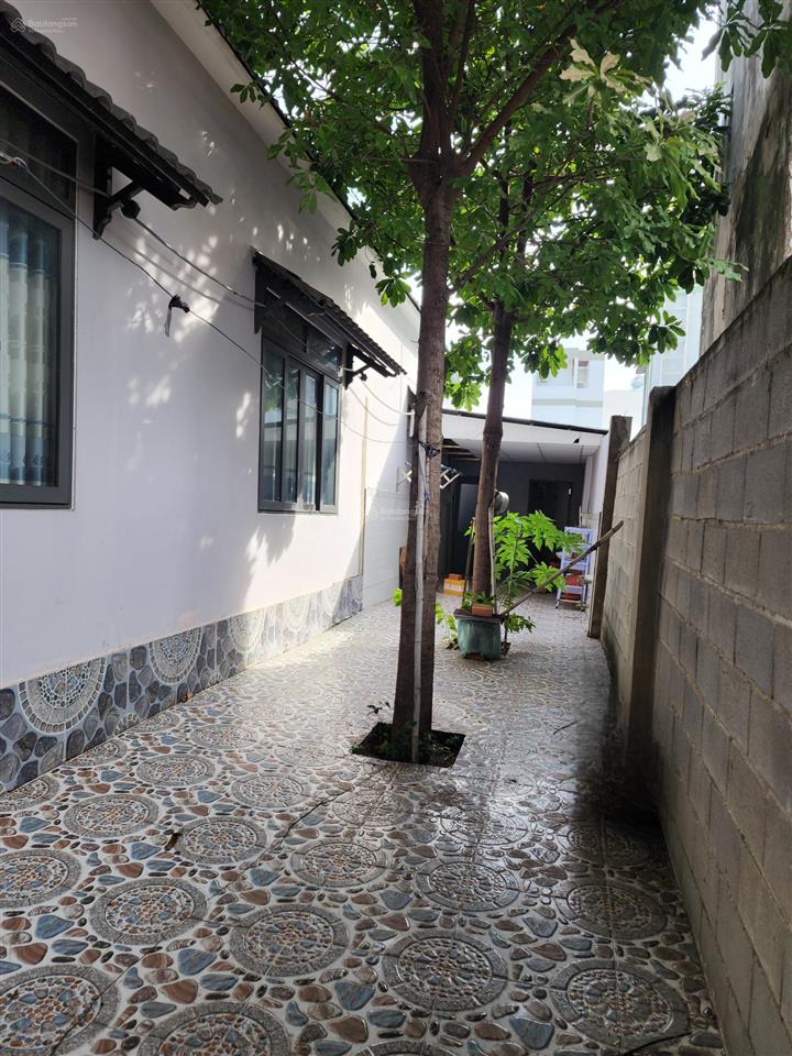 Bán biệt thự đẹp ngay lộc vừng, quốc lộ 13, 22,5 tỷ, 320m2, ngang 11m, 2 sổ