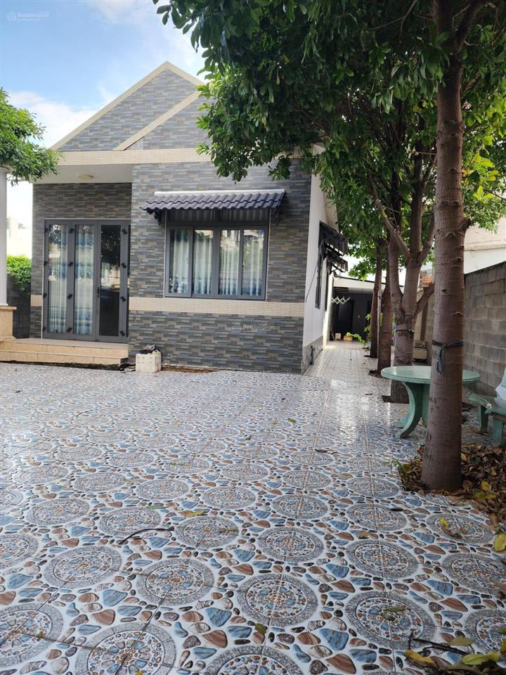 Bán biệt thự đẹp ngay lộc vừng, quốc lộ 13, 22,5 tỷ, 320m2, ngang 11m, 2 sổ