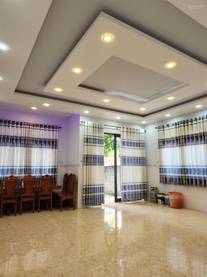 Bán biệt thự đẹp ngay lộc vừng, quốc lộ 13, 22,5 tỷ, 320m2, ngang 11m, 2 sổ