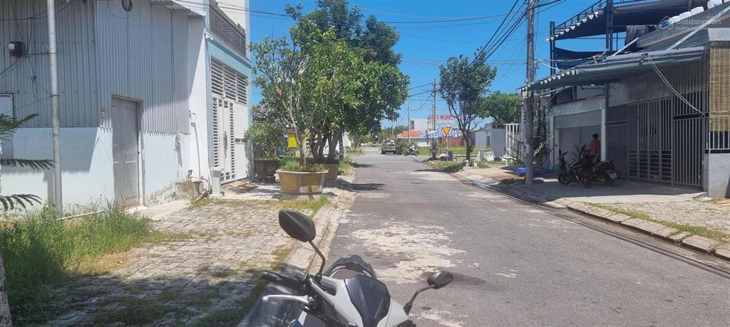 Bán đất tặng nhà cấp 4 đường trần văn giảng