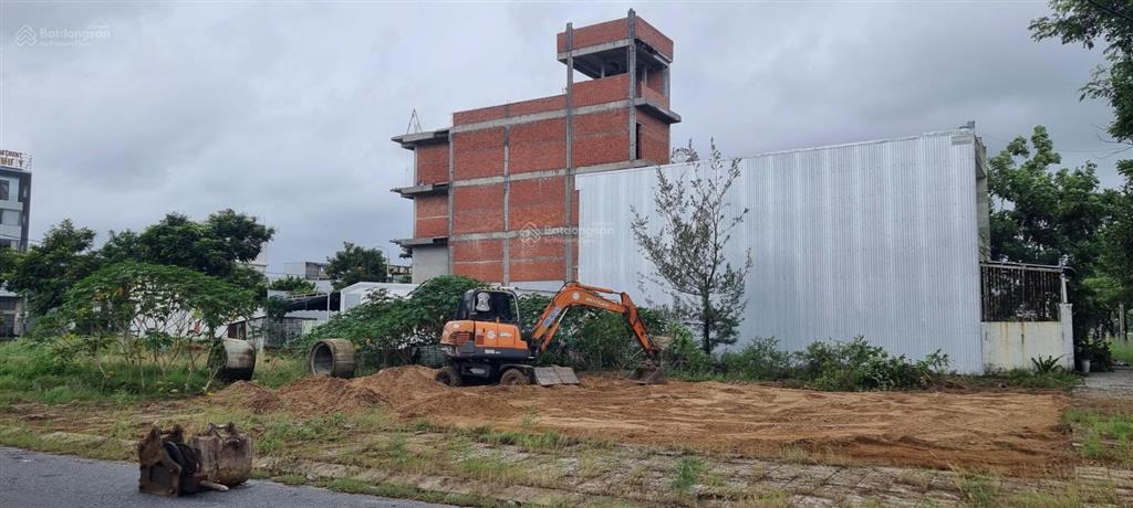 Lô góc 2 mặt tiền đường trần hữu dực với phan đình thông