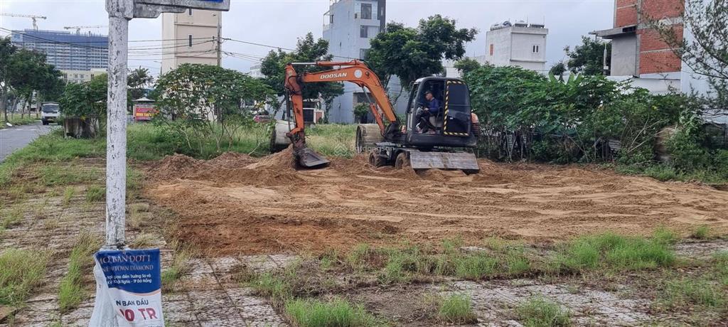 Lô góc 2 mặt tiền đường trần hữu dực với phan đình thông