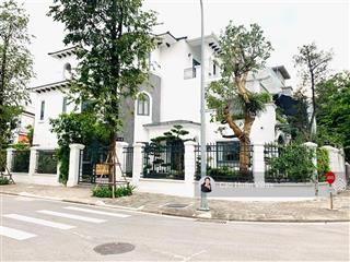 Cc bán nhanh biệt thự có tầng hầm, lô góc 3 mặt đường trong kđt vinhomes thăng long nam an khánh