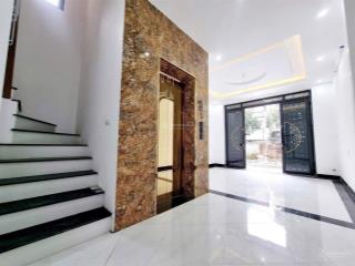 Bán nhà đông ngạc 35m, 5 tầng, ngõ thông kinh doanh, ô tô tránh, 2 thoáng, thang máy. giá 9 tỷ.