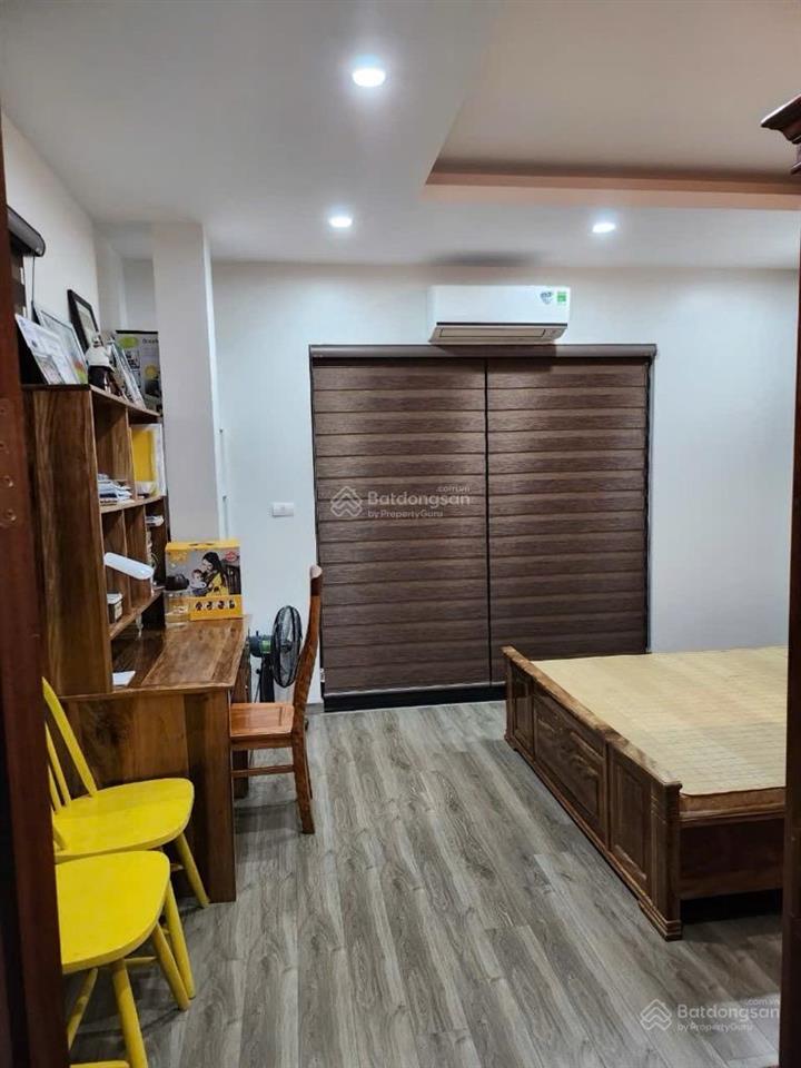 Bán nhà đông ngạc 68m, mặt tiền 4.6m vuông đẹp.
3 tầng, ngõ thông. ô tô 7 chỗ đỗ cửa.
giá 11.22 tỷ