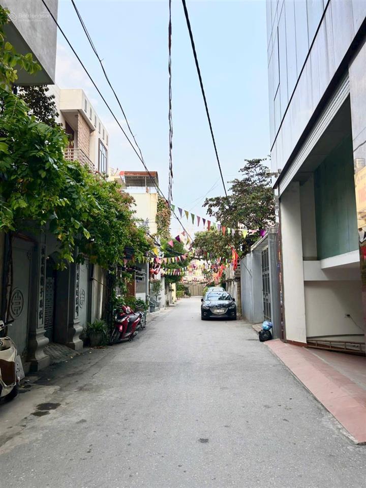 Bán nhà đông ngạc 68m, mặt tiền 4.6m vuông đẹp.
3 tầng, ngõ thông. ô tô 7 chỗ đỗ cửa.
giá 11.22 tỷ