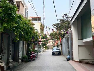 Bán nhà đông ngạc 68m, mặt tiền 4.6m vuông đẹp.
3 tầng, ngõ thông. ô tô 7 chỗ đỗ cửa.
giá 11.22 tỷ