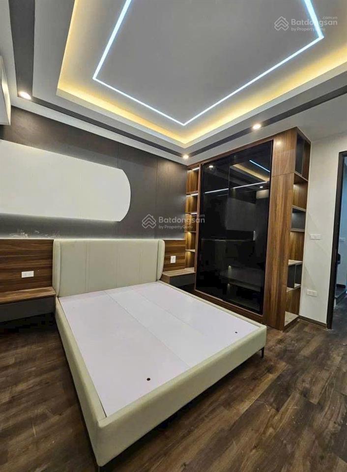 Bán nhà đông ngạc 35m, 5 tầng, ngõ thông kinh doanh, ô tô tránh, 2 thoáng, thang máy. giá  9 tỷ.
