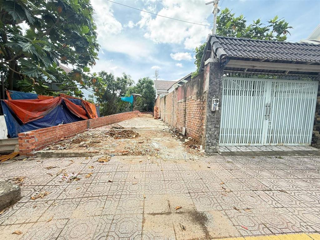 Bán lô đất mặt tiền đường nguyễn thành phương, thống nhất, biên hòa, 116m2, giá 6 tỷ 900.