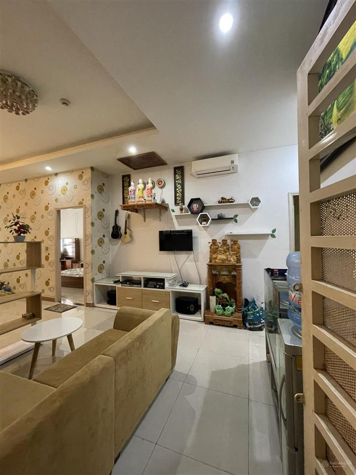 Cho thuê ch era town q7. 90m2 2pn 2wc, có nội thất. giá 8,5 triệu/tháng.  0347 048 ***