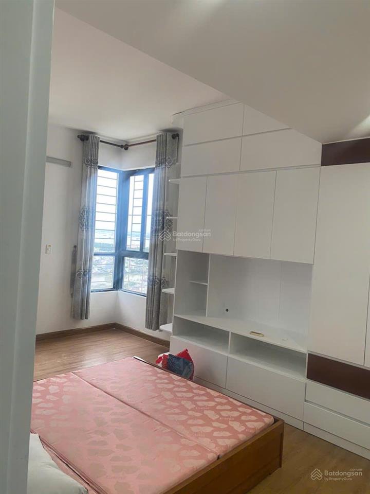 Cho thuê căn hộ đức khải quận 7. 97m2 3pn 2wc, full nt. giá 10 triệu/tháng.  0347 048 ***