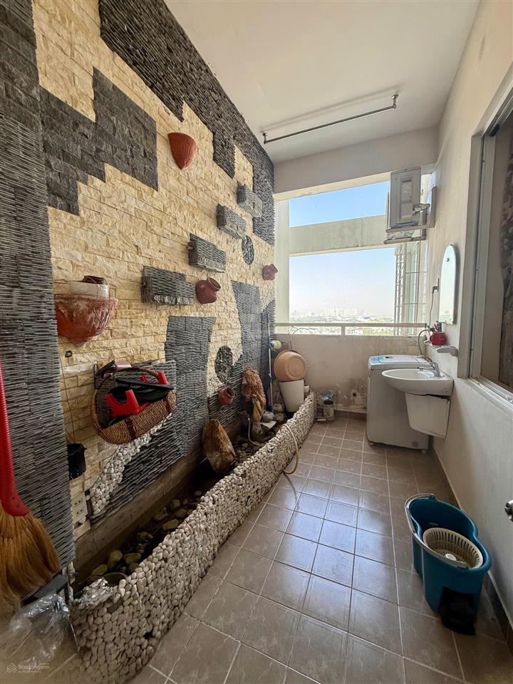 Bán căn góc ch phú mỹ thuận. 95m2 2pn 2wc. giá 2,3 tỷ (nh hỗ trợ vay 70%)