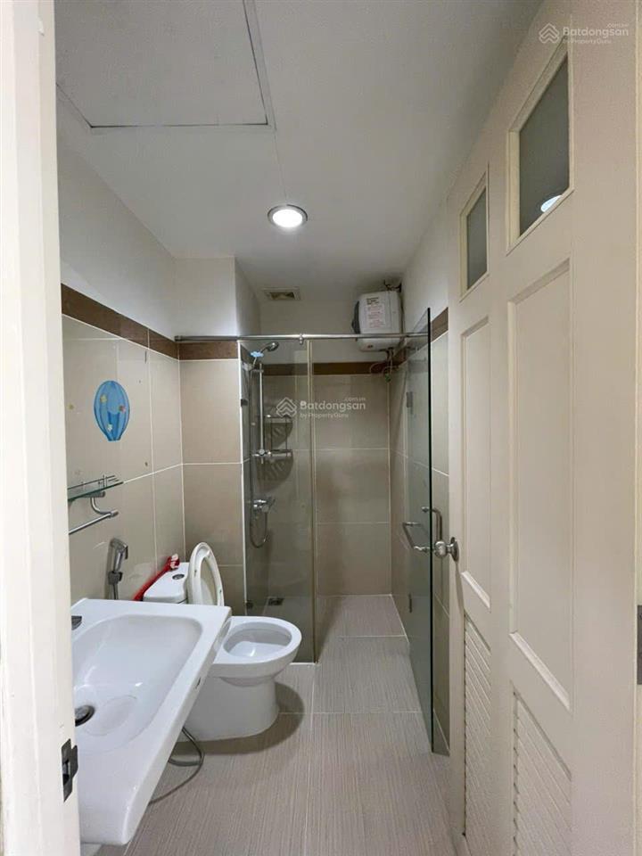 Bán ch era town quận 7. căn đặc biệt bancol dài, 75m2 2pn 2wc. giá chỉ 3,2 tỷ