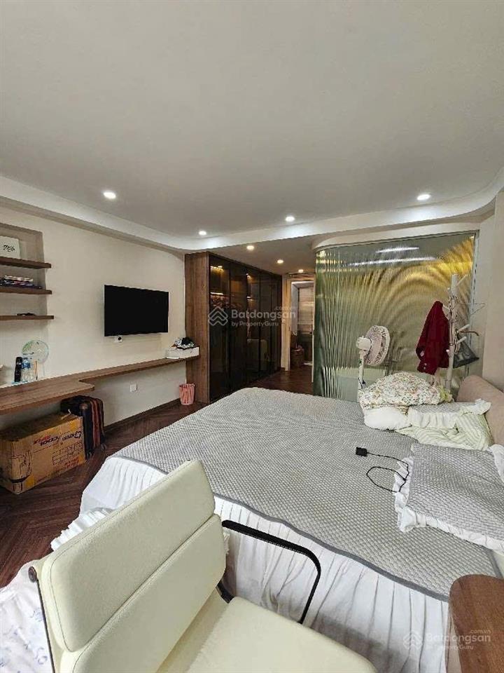 Bán nhà phố hồng tiến , dt 35m2 * m tiền 6m * nhà thang máy view hồ , sát mặt phố cho thuê 12tr