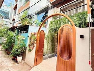 Nhà đẹp 54m2 trung tâm quận phú nhuận giá chỉ 7.xx tỷ. khu vực an ninh