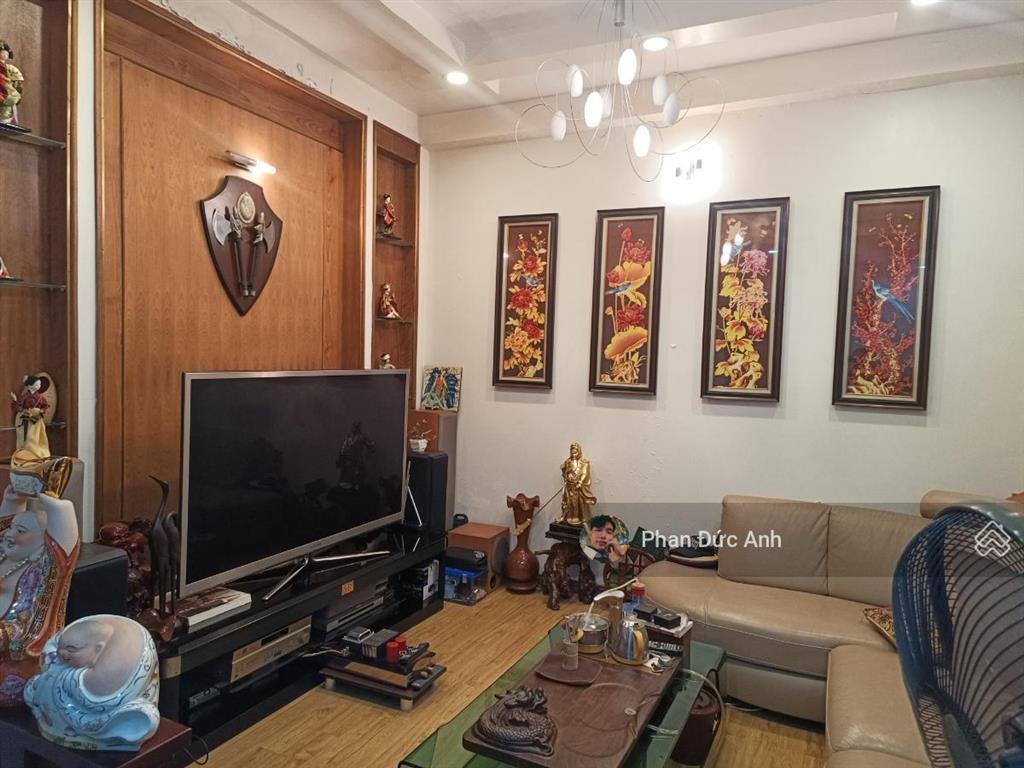 Bán nhà riêng  ô tô 10m lô góc 3 thoáng nội thất tiền tỷ vị trí vip đào tấn  45m2