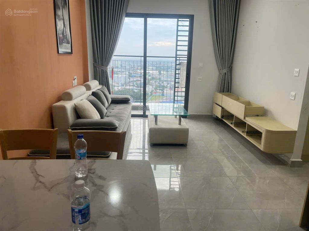Cho thuê căn hộ 2 phòng ngủ 2wc căn góc 2 view, full nội thất 8 triệu/tháng, có hồ bơi, công viên
