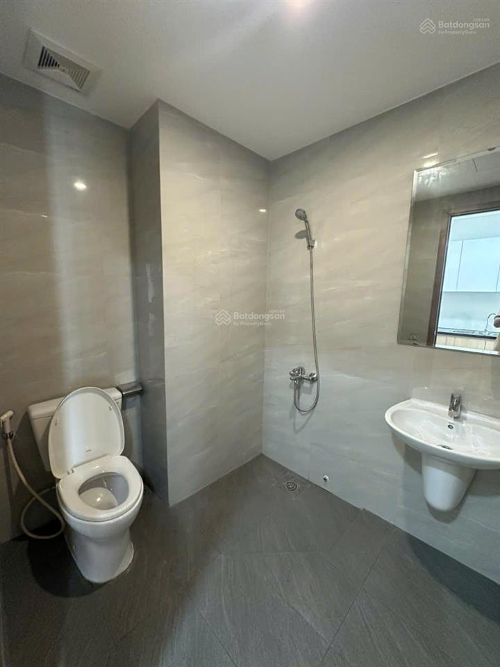 Cho thuê gấp studio 33m², full nội thất cao cấp, 5 triệu/tháng, hồ bơi công viên đầy đủ chơi free