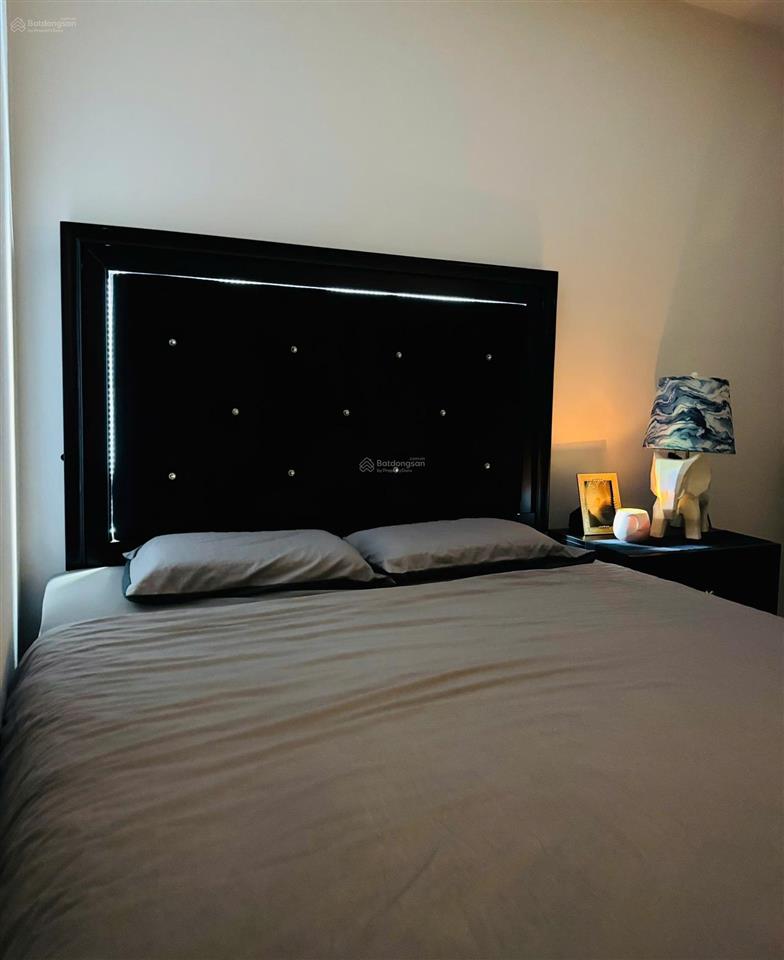 Bán gấp căn studio 33m2, sổ hồng riêng có sẵn sang tên liền, chỉ 990 triệu, có hồ bơi, công viên