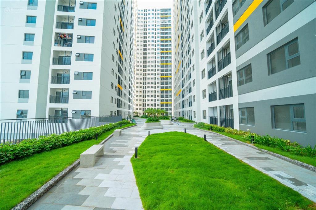 Bán gấp căn góc 2 phòng ngủ 2wc 60m2 legacy central thuận an, giá chỉ 1,8 tỷ đồng, nhận nhà ở ngay.