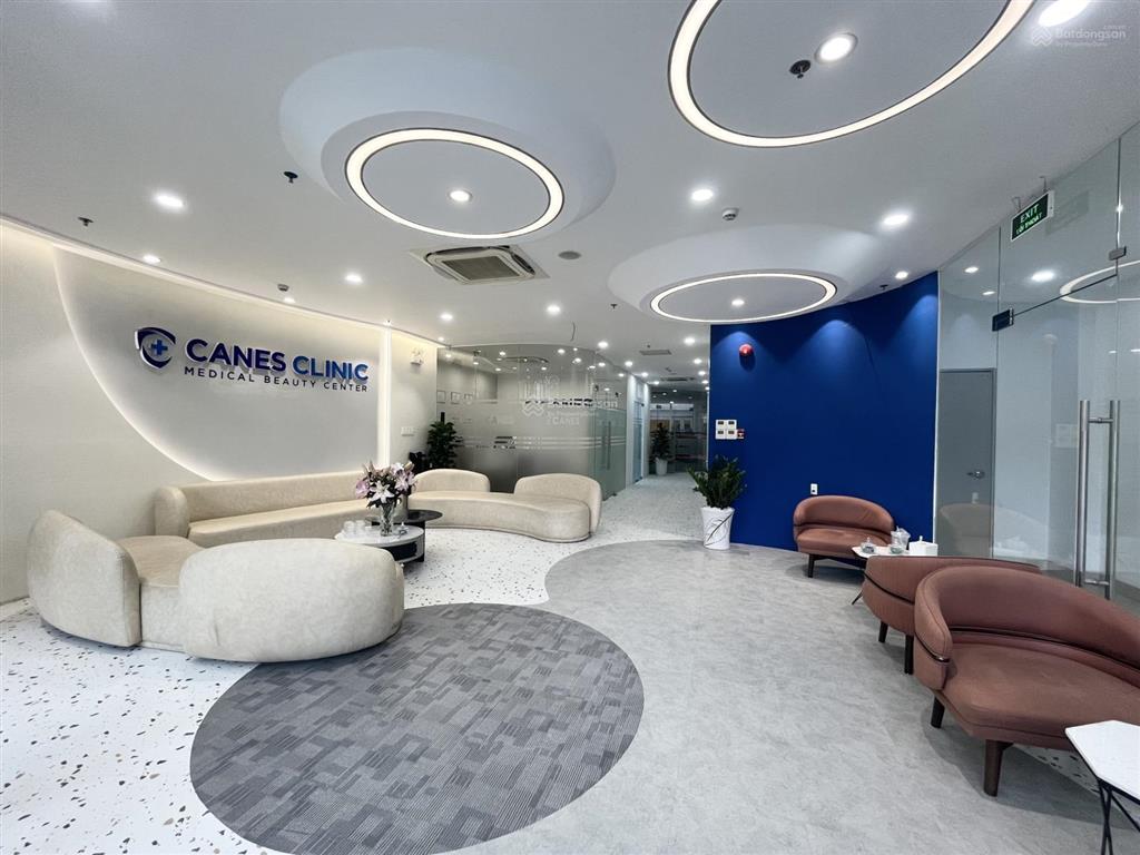 Văn phòng sàn 100m2 siêu hot  siêu đẹp  mới tinh nằm ngay trung tâm quận 3