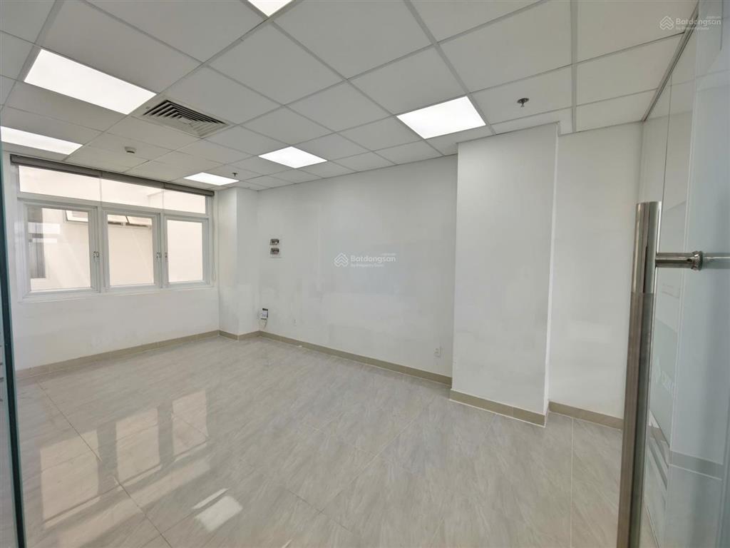 Văn phòng sàn 100m2 siêu hot  siêu đẹp  mới tinh nằm ngay trung tâm quận 3