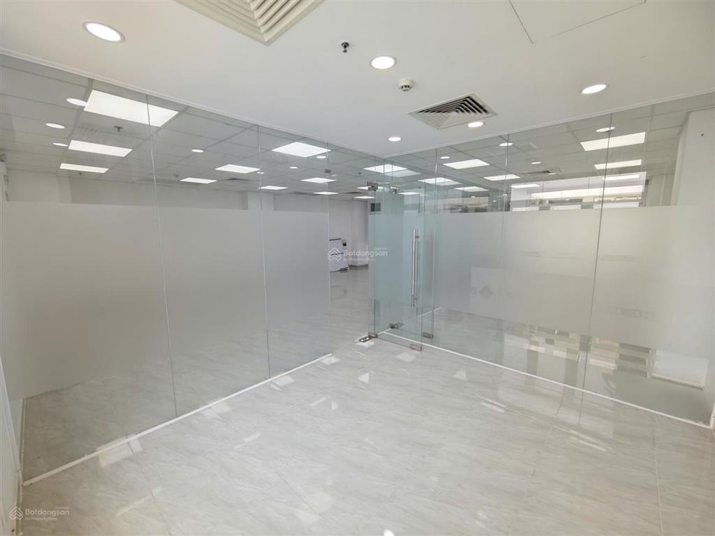 Văn phòng sàn 100m2 siêu hot  siêu đẹp  mới tinh nằm ngay trung tâm quận 3