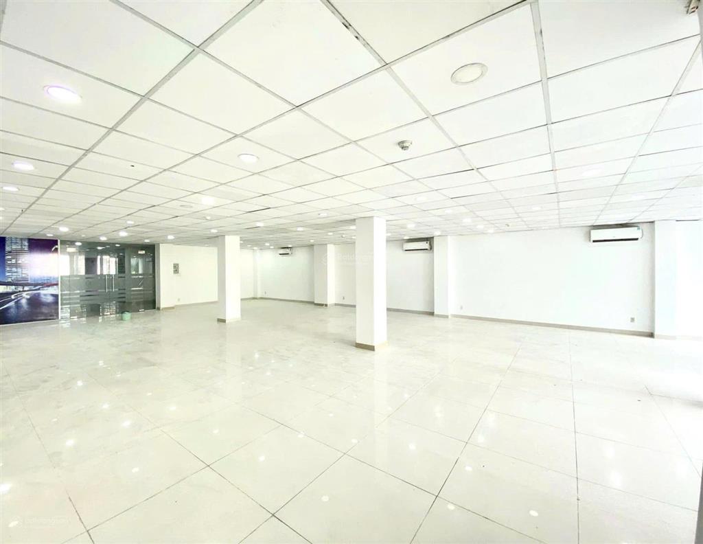 Cho thuê văn phòng sàn 154m2 view kính sáng tại nguyễn xí  bình thạnh