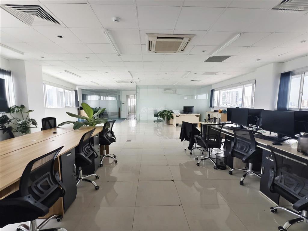 Văn phòng đẹp giá rẻ nhất khu vực sàn trệt 145m2 full kính  đinh bộ lĩnh cách landmark 81 chỉ 2km