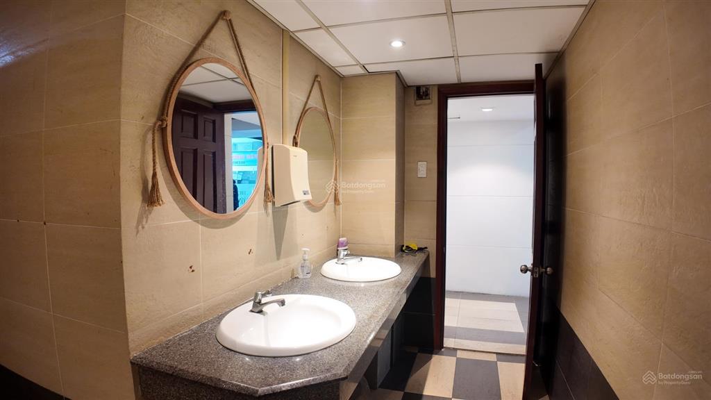 Cho thuê văn phòng view kính, sang trọng sàn từ 50215m2 đường nguyễn kiệm  phú nhuận