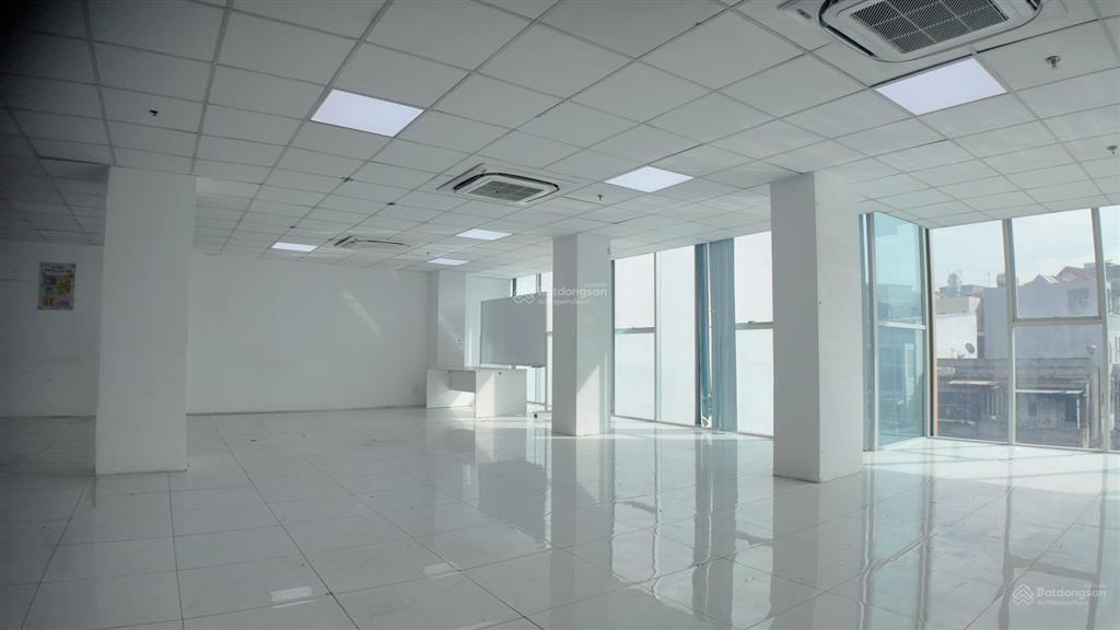 Cho thuê văn phòng view kính, sang trọng sàn từ 50215m2 đường nguyễn kiệm  phú nhuận