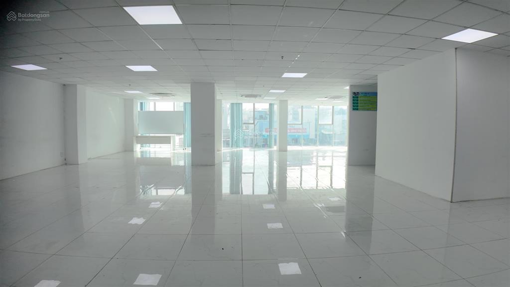 Cho thuê văn phòng view kính, sang trọng sàn từ 50215m2 đường nguyễn kiệm  phú nhuận