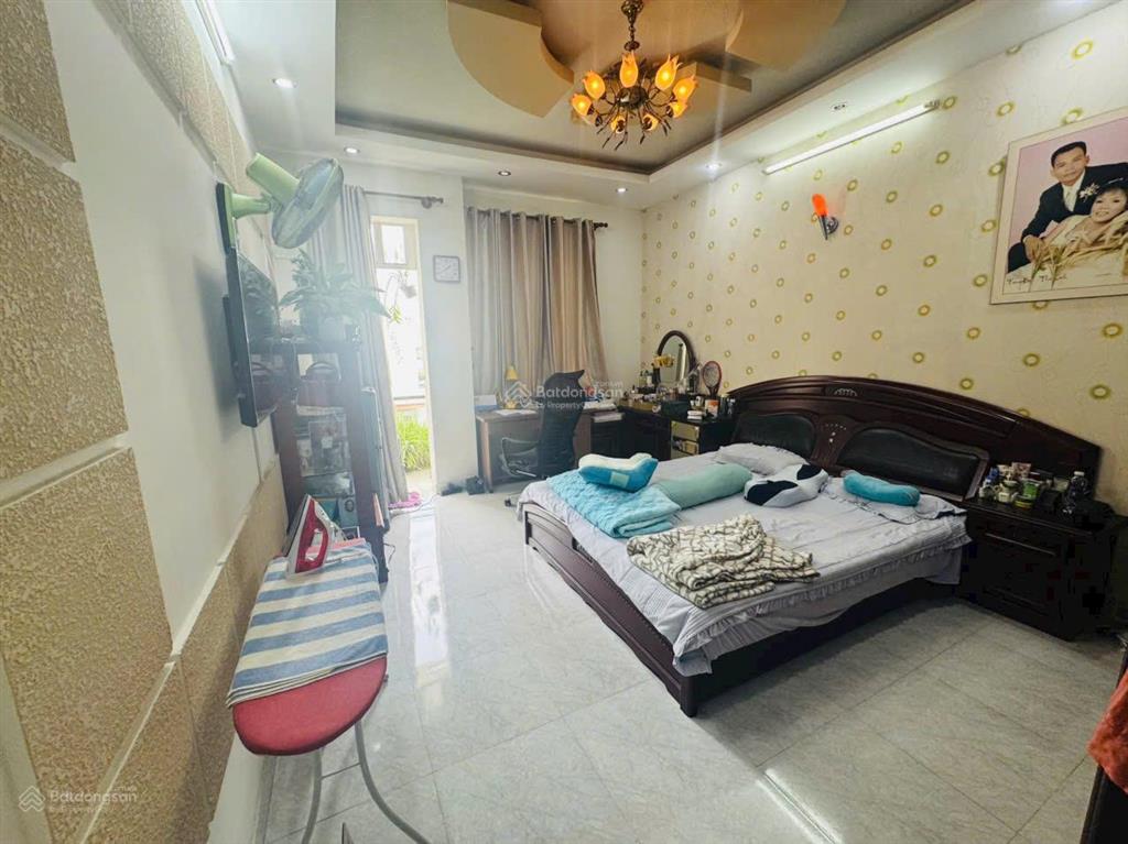 Bán nhà mặt phố tại lê lâm, 11,9 tỷ, 78m2, 4pn, 5wc, giá ưu đãi, chính chủ, tân phú, hcm