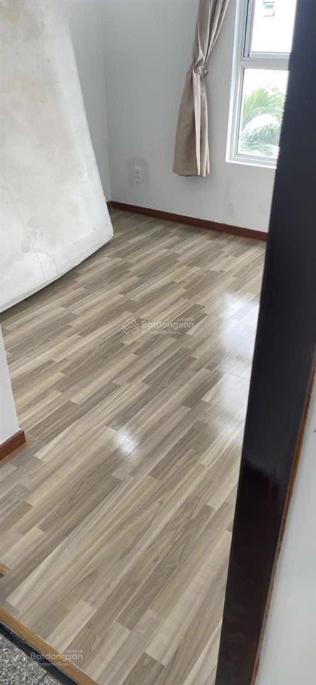 Cho thuê cc hưng vượng 2, dt 74m 2pn 1wwc giá 11tr tl, dt 0937 961 *** thảo