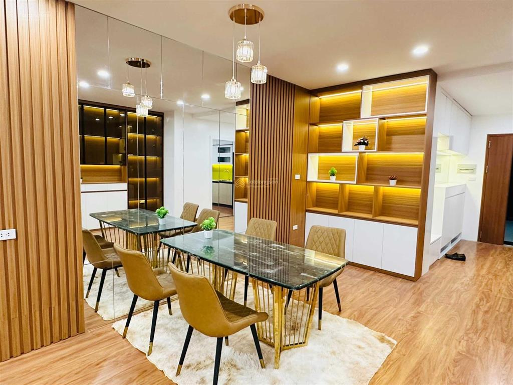 Gia đình cần bán căn hộ 150m2 ở vinaconex 1 khuất duy tiến giá 10,5 tỷ có thương lượng