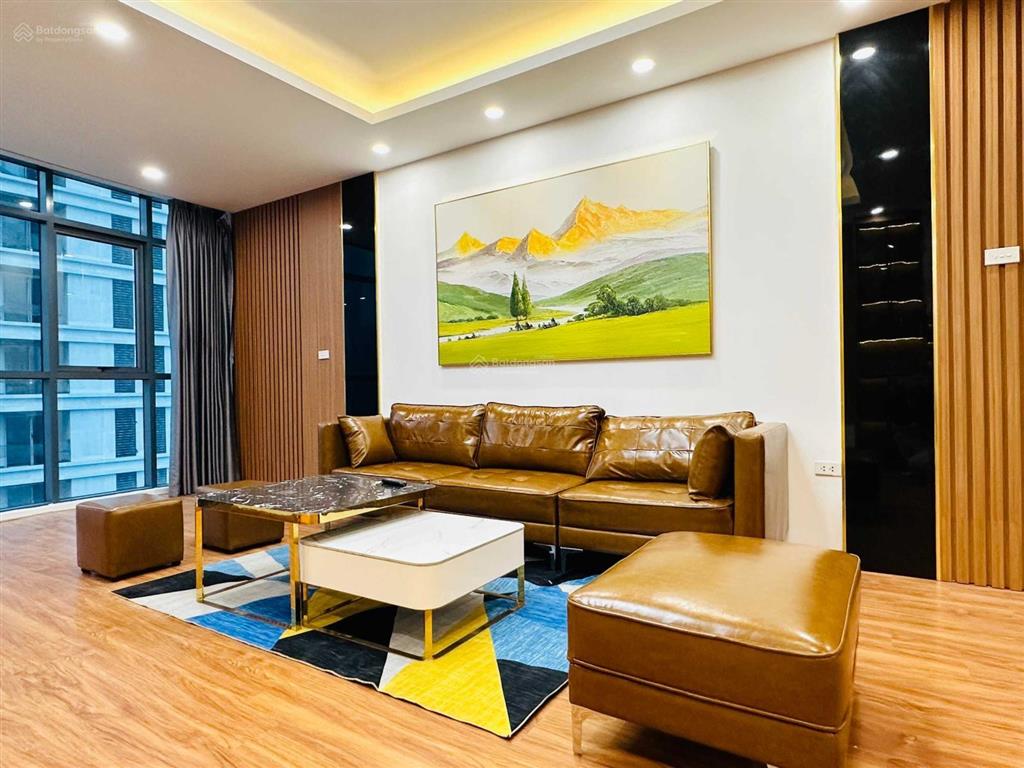 Gia đình cần bán căn hộ 150m2 ở vinaconex 1 khuất duy tiến giá 10,5 tỷ có thương lượng