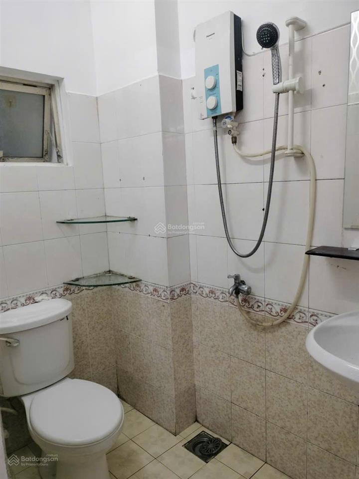 Chính chủ cho thuê căn 2 pn, 1 wc, cc số 1 tôn thất thuyết, p1 q4. nhà đẹp, thoáng mát. đủ nội thất